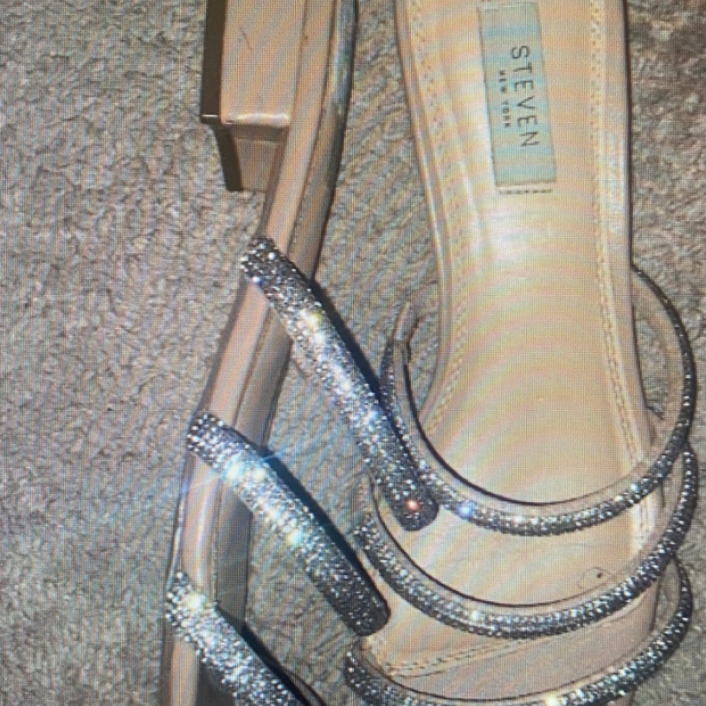 Sandals - Picture 2 of 2